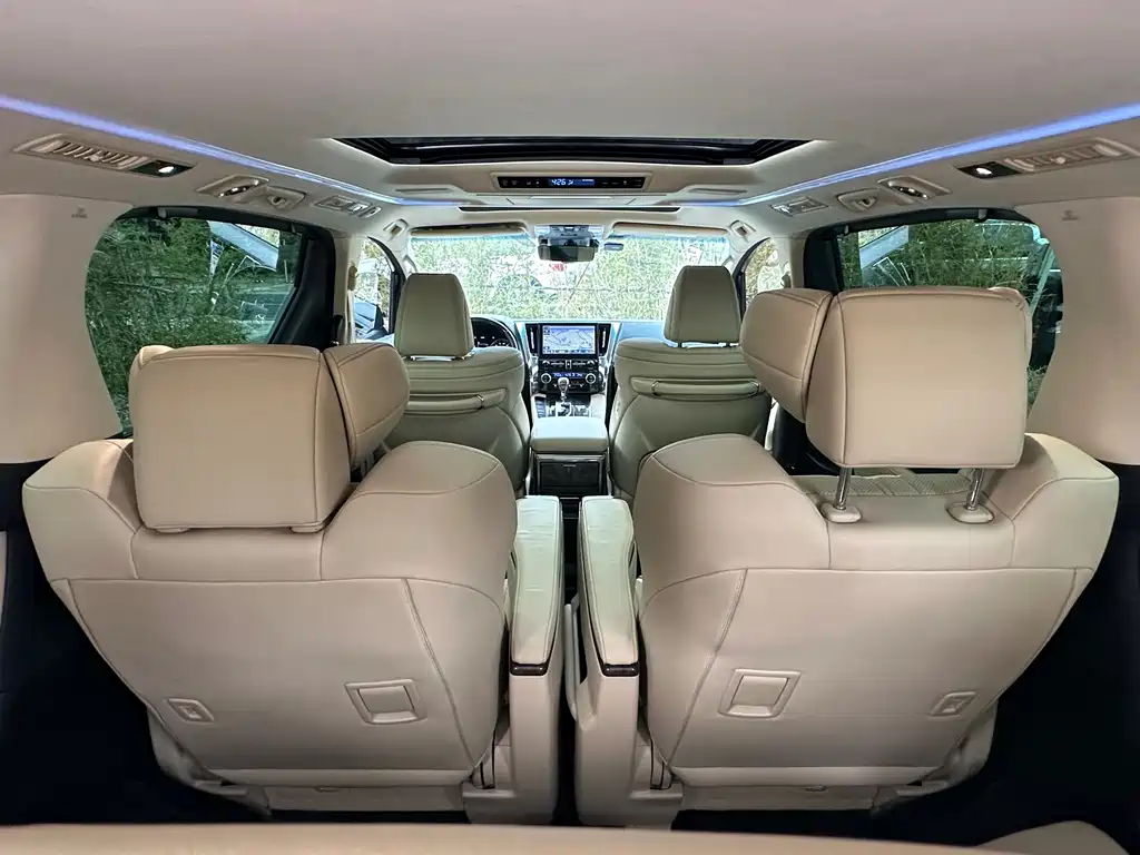 Toyota Alphard 2021 — фото 10