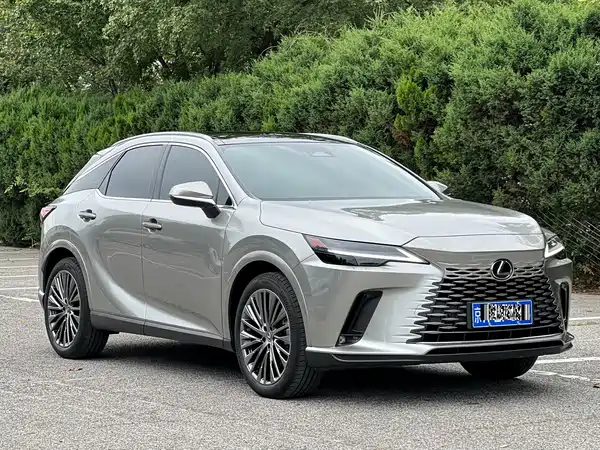 Lexus RX 2025