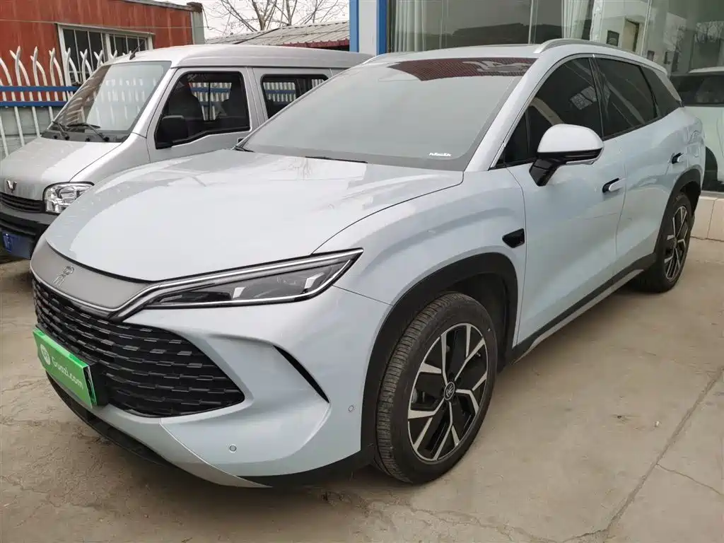 BYD L DM-i 2025 — фото 1