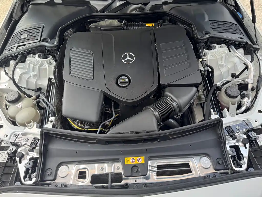 Mercedes-Benz C-Class 2025 — фото 12