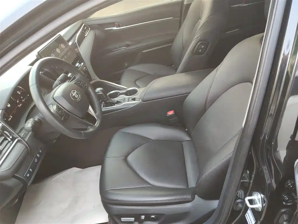 Toyota Camry 2023 — фото 15