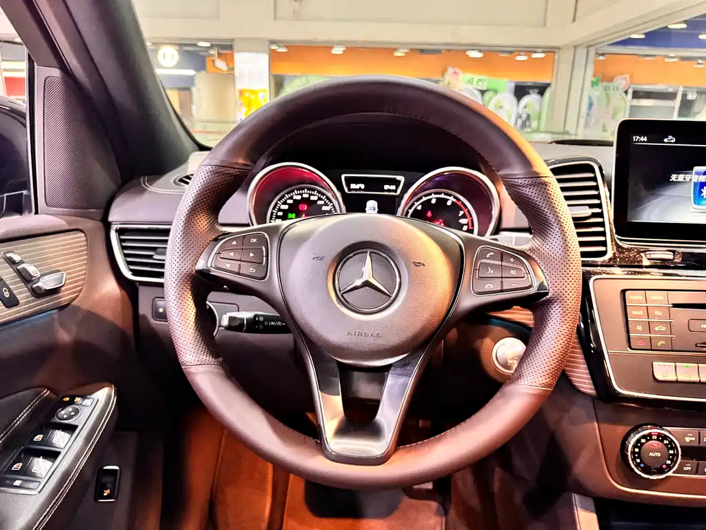 Mercedes-Benz GLE 2019 — фото 18
