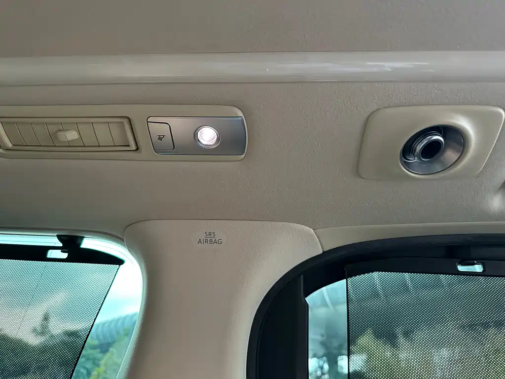Toyota Alphard 2021 — фото 31