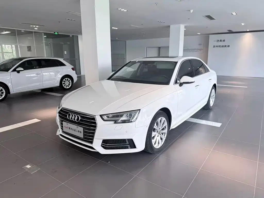 Audi A4L 2019 — фото 1