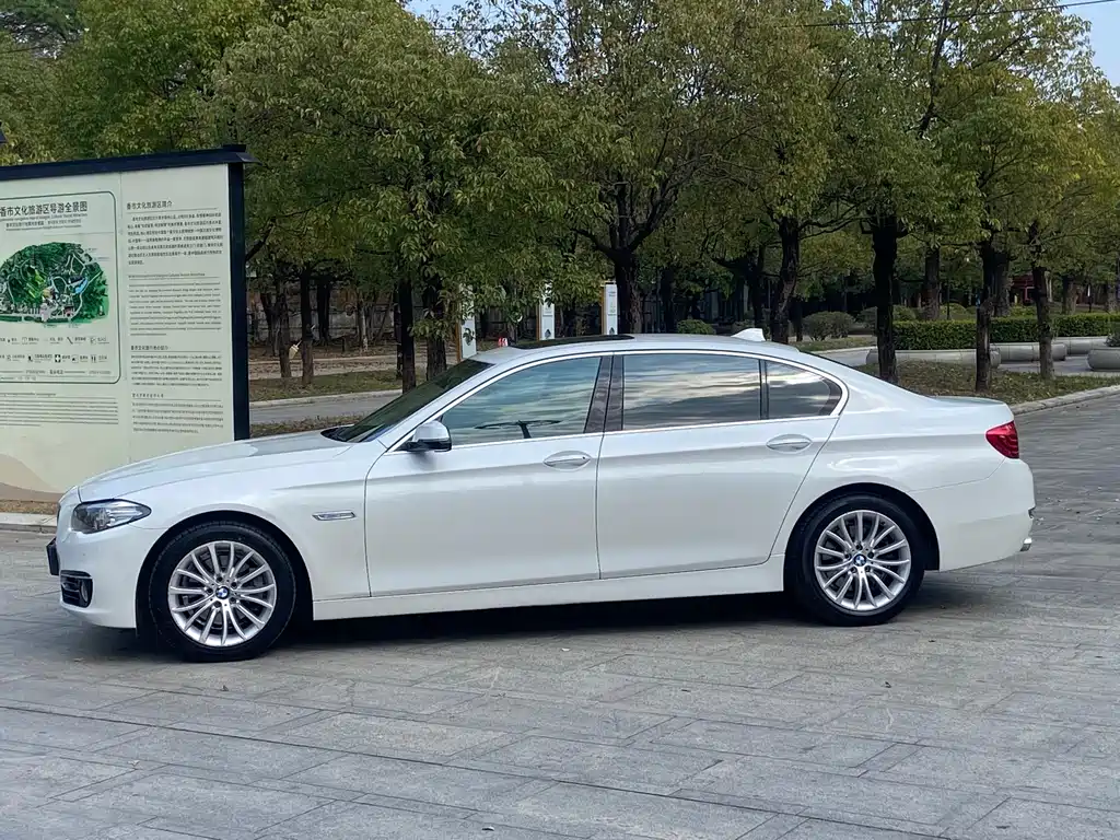 BMW 5 Series 2016 — фото 4