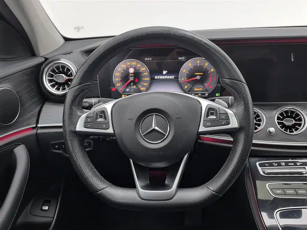 Mercedes-Benz E-Class 2017 — фото 11