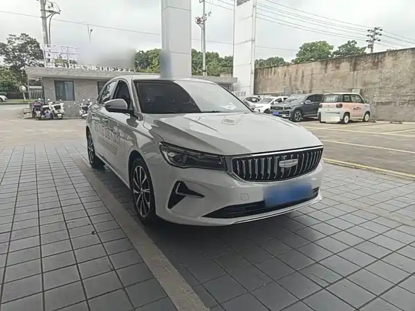 Geely Emgrand 2025
