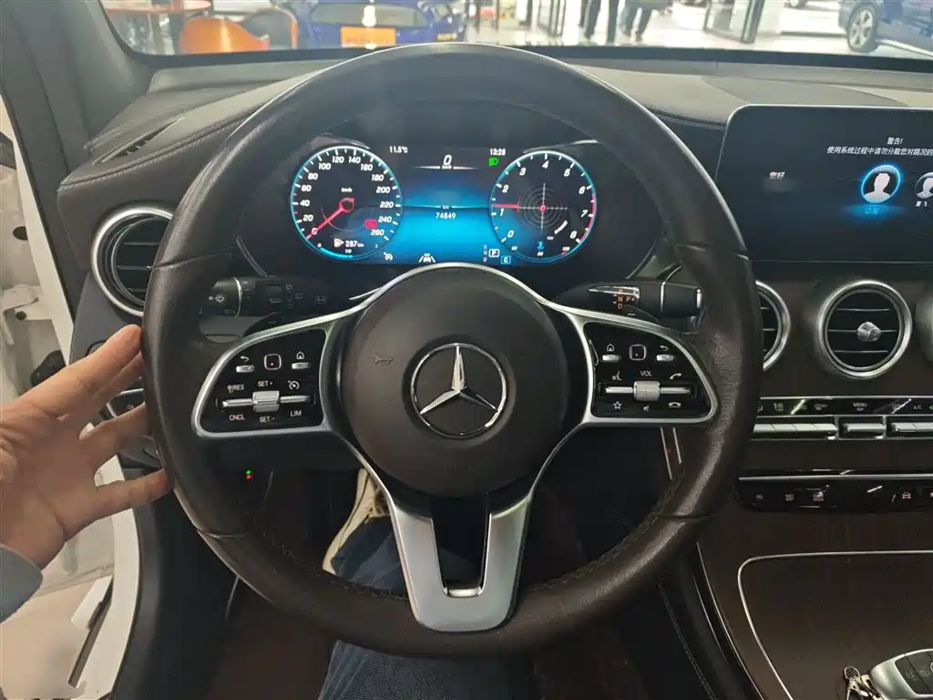 Mercedes-Benz GLC 2021 — фото 11