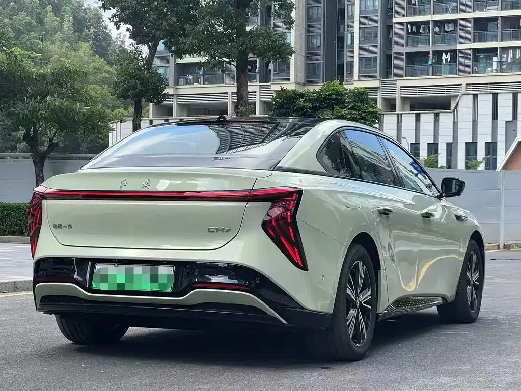 Hongqi EH7 2026 — фото 10