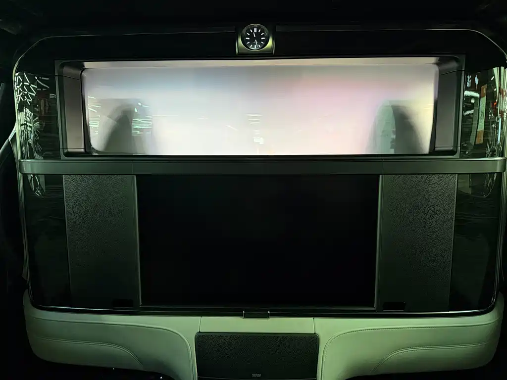 Lexus LM 2022 — фото 11