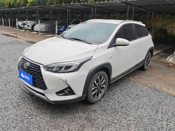 Toyota Yaris L 2022