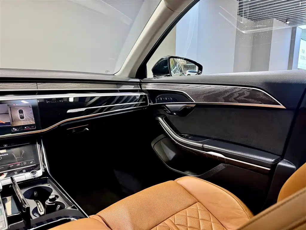 Audi A8 2022 — фото 21
