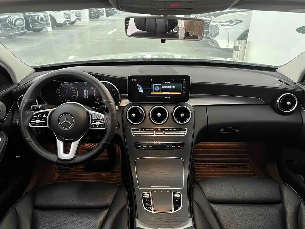 Mercedes-Benz C-Class 2019 — фото 20