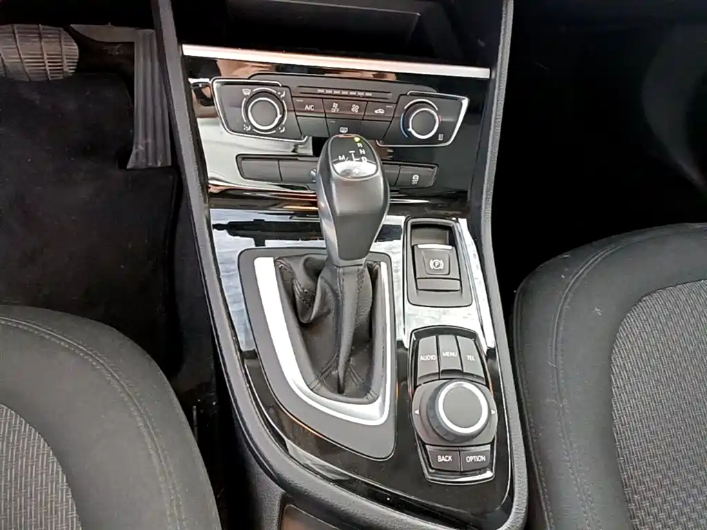 BMW 2 Series Active Tourer 2017 — фото 14