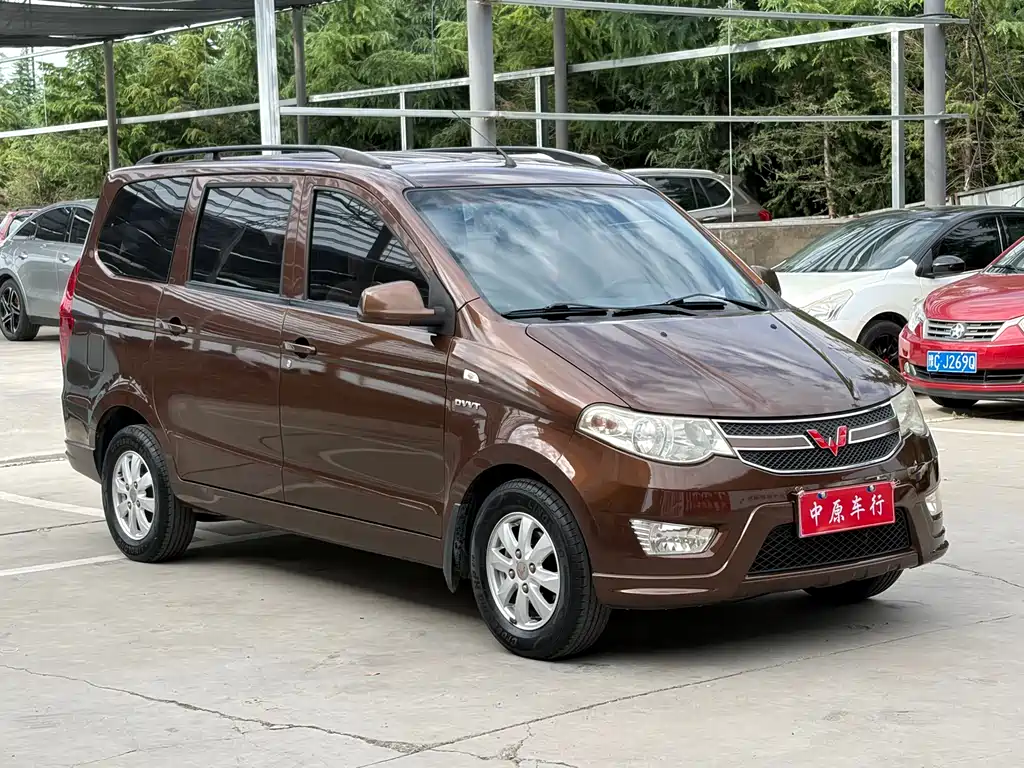 Wuling Hongguang 2017 — фото 3