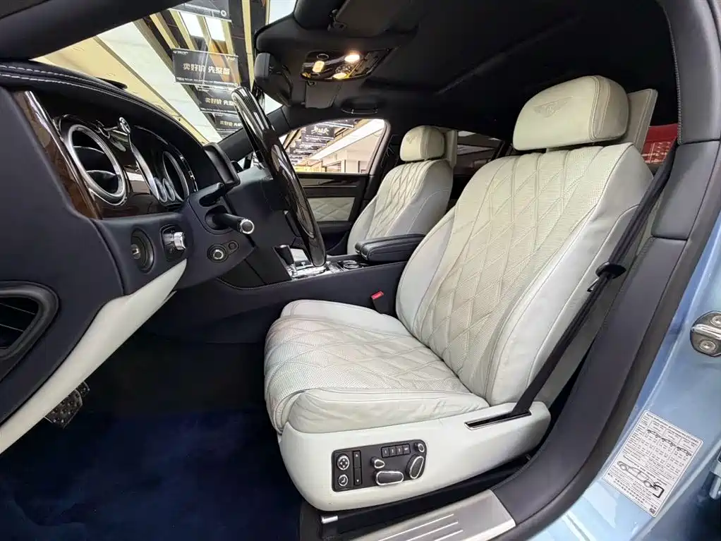 Bentley Flying Spur 2014 — фото 10