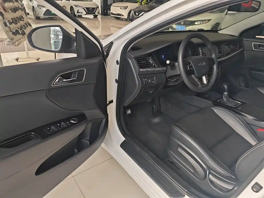 Hyundai Mistra 2017 — фото 16
