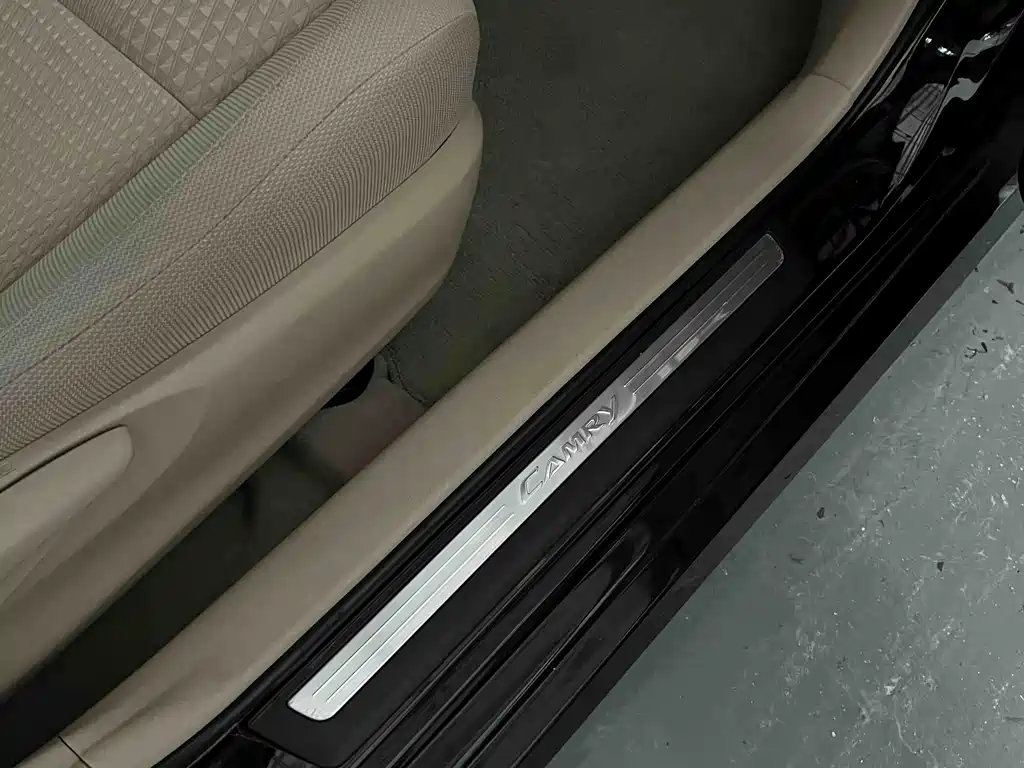 Toyota Camry 2013 — фото 15