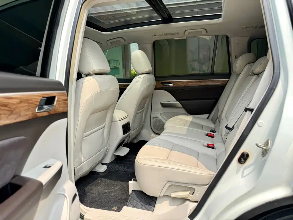 GAC Motor Trumpchi GS8 2017 — фото 9