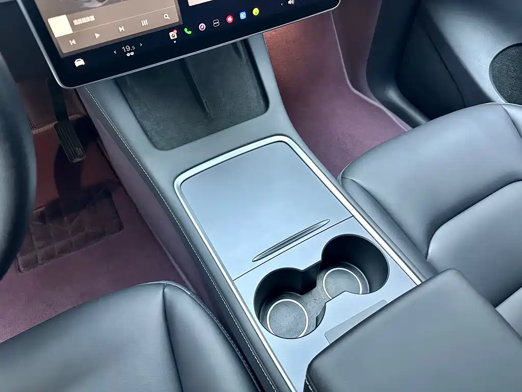 Tesla Model Y 2022 — фото 17