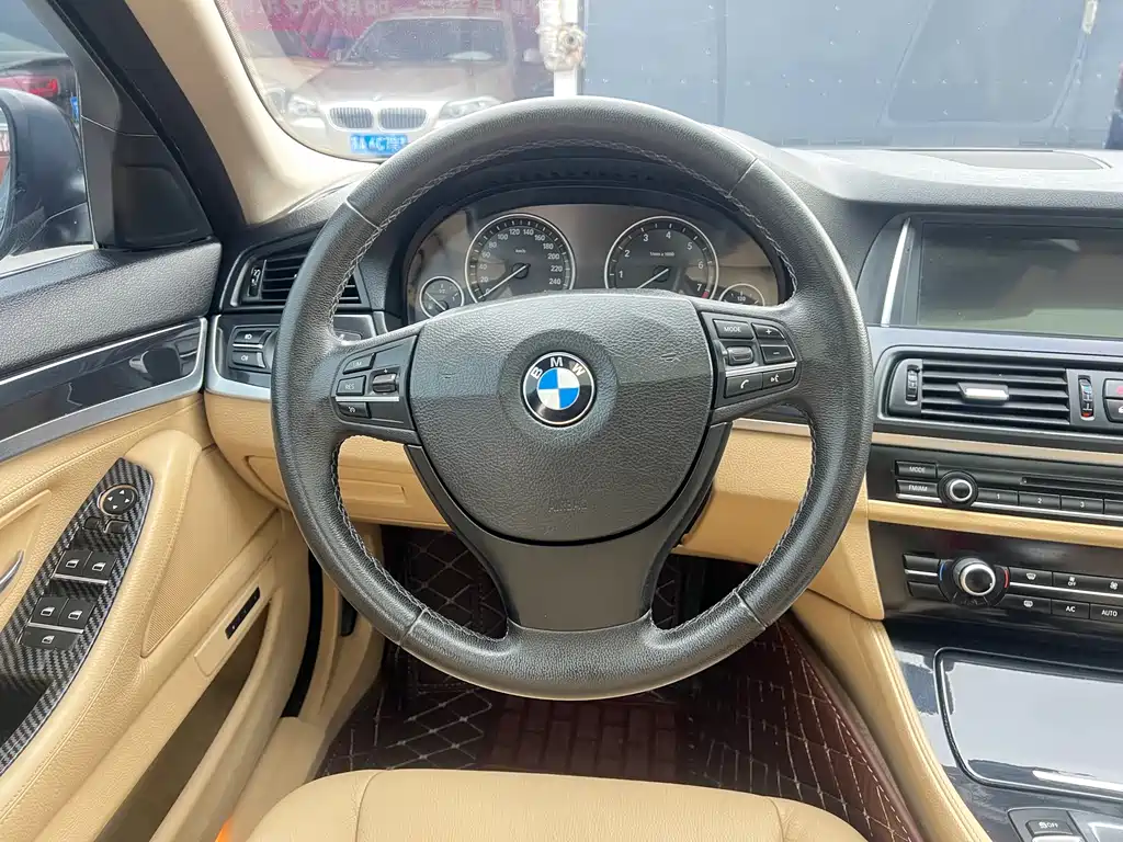 BMW 5 Series 2013 — фото 15