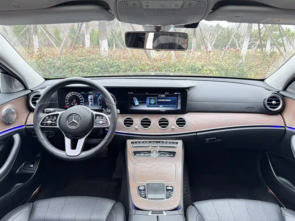 Mercedes-Benz E-Class 2020 — фото 17