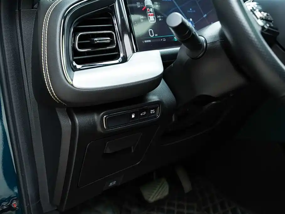GAC Motor Trumpchi GS8 2022 — фото 8