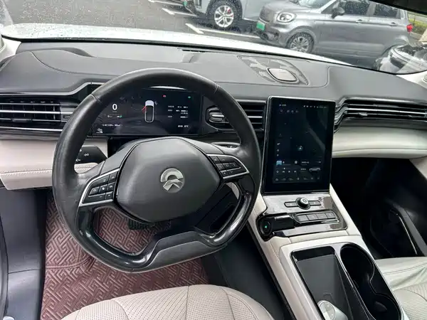 NIO ES8 2019