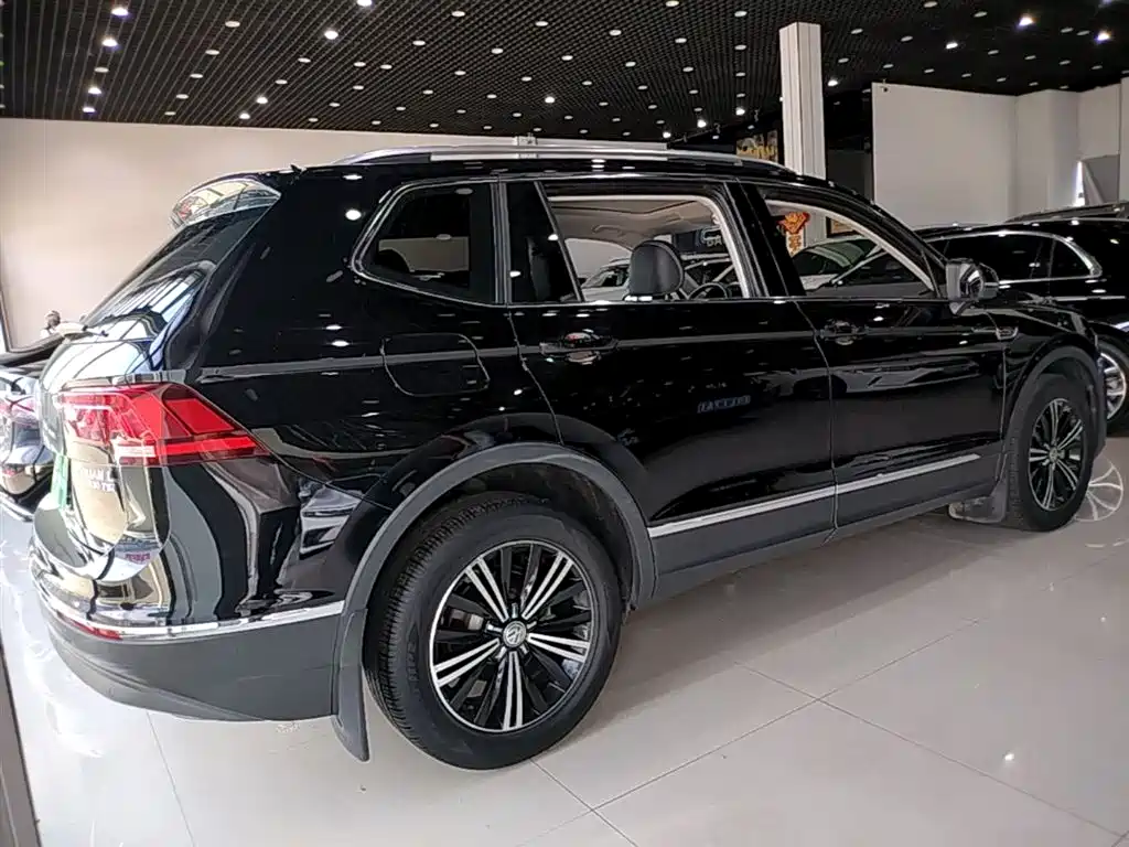 Volkswagen Tiguan L 2020 — фото 7