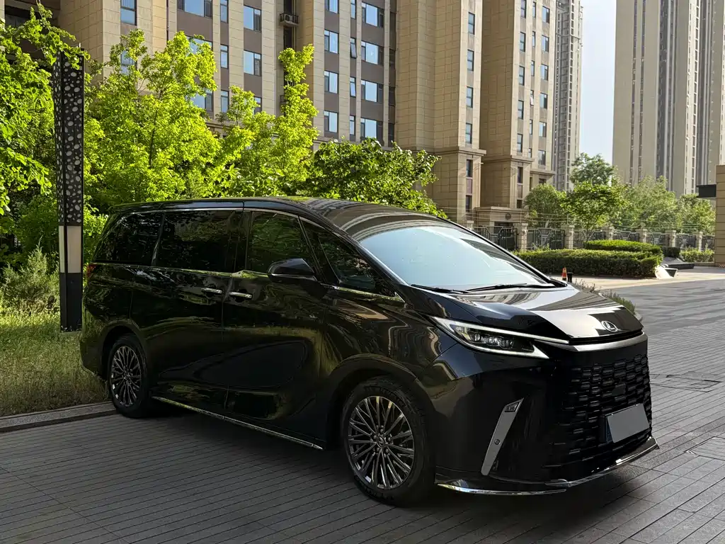 Lexus LM 2024