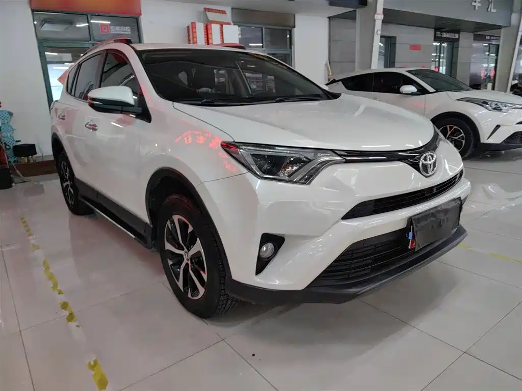 Toyota RAV4 2019 — фото 22