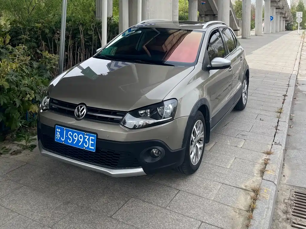 Volkswagen Polo 2015 — фото 1