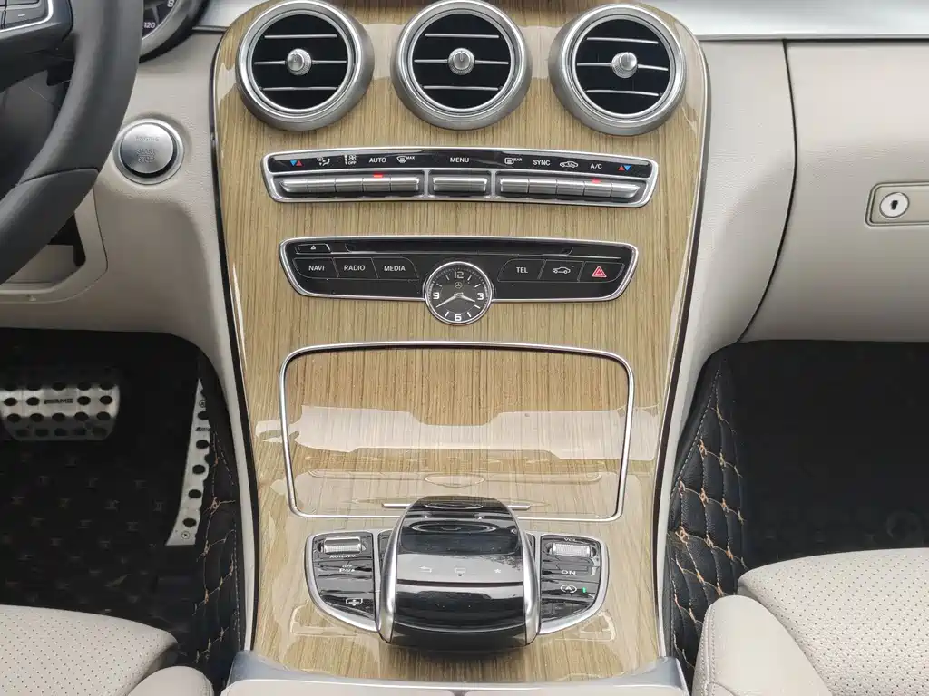 Mercedes-Benz C-Class 2015 — фото 18