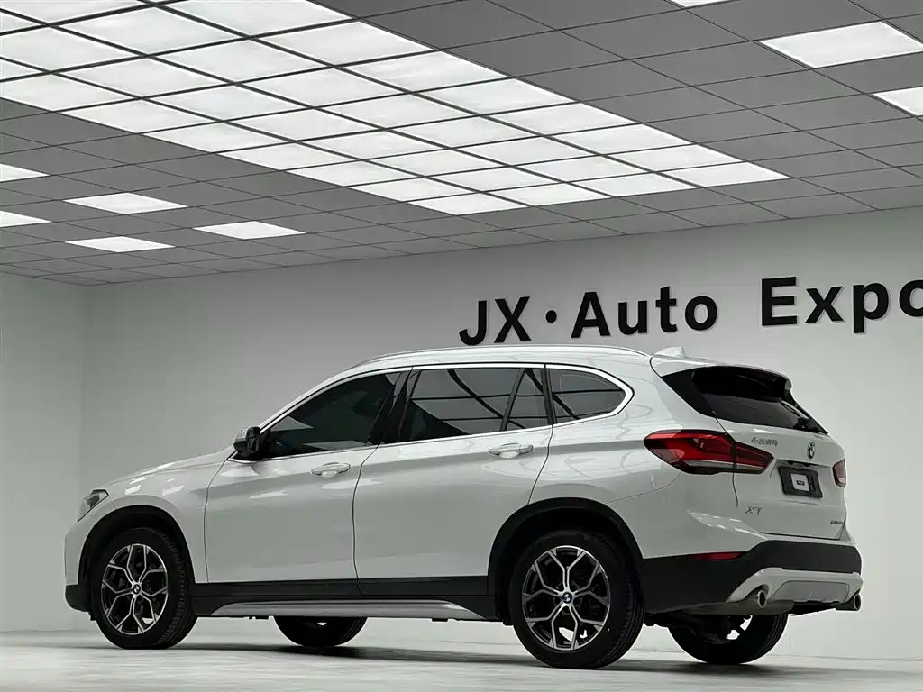 BMW X1 2022 — фото 8