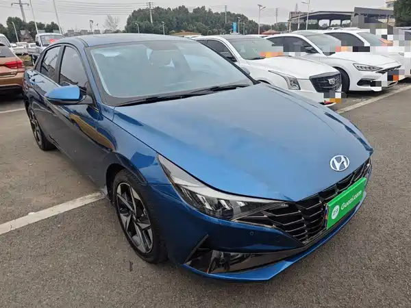 Hyundai Elantra 2022
