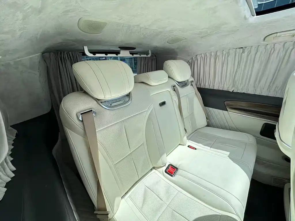 Mercedes-Benz V-Class 2022 — фото 10