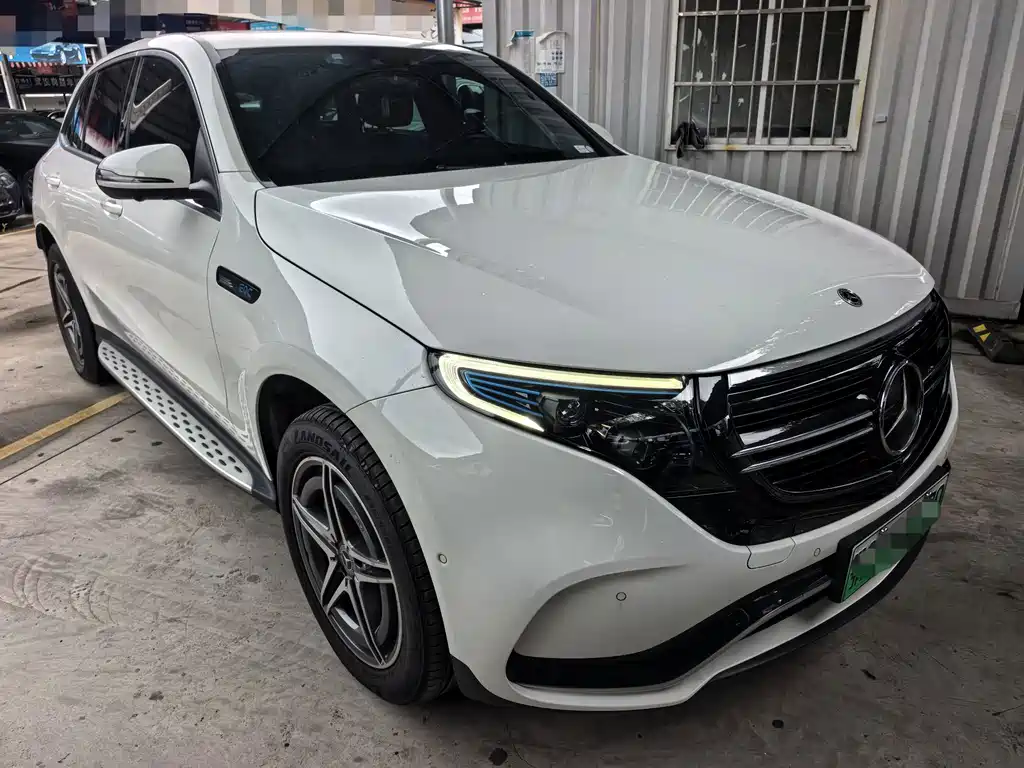 Mercedes-Benz EQC 2021 — фото 1