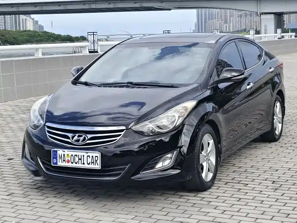 Hyundai Elantra Langdong 2013