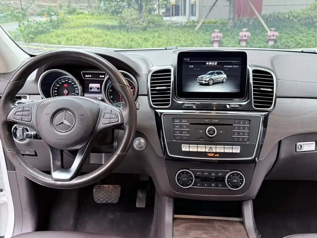 Mercedes-Benz GLE 2017 — фото 17