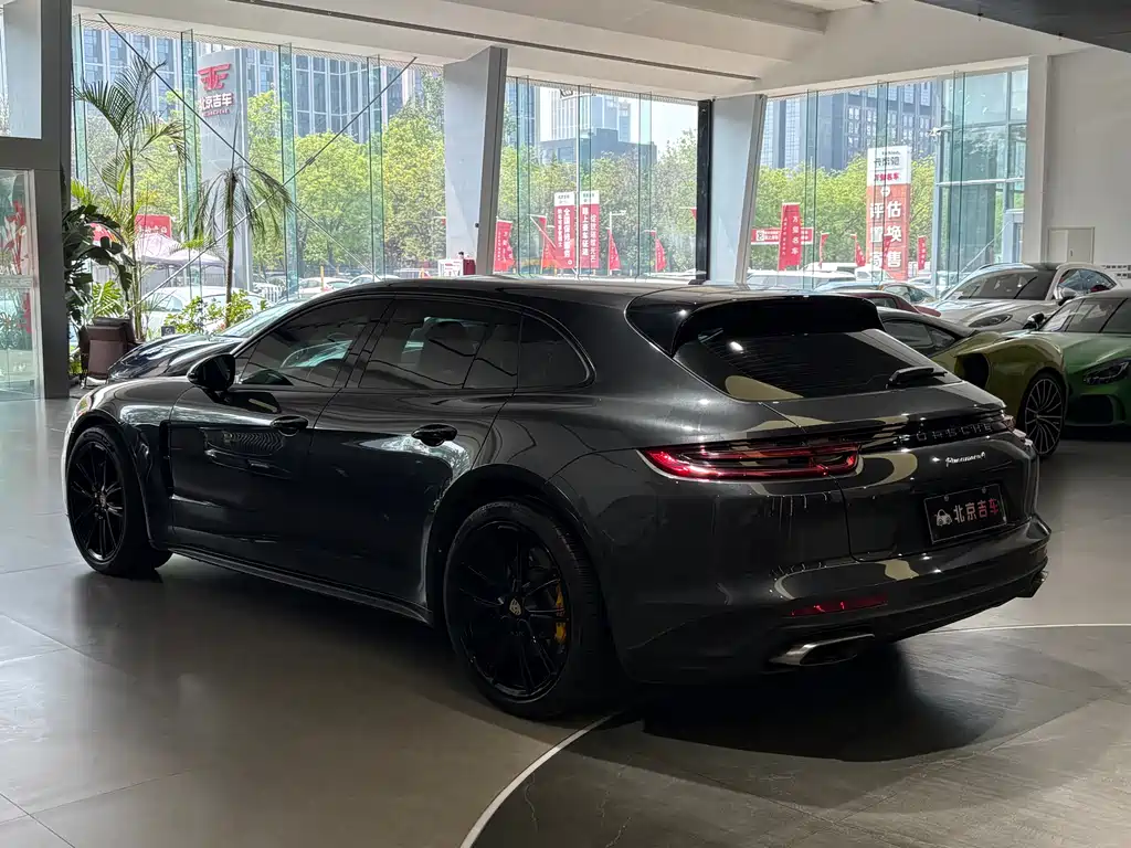 Porsche Panamera 2018 — фото 21