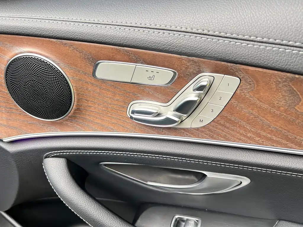 Mercedes-Benz E-Class 2017 — фото 10