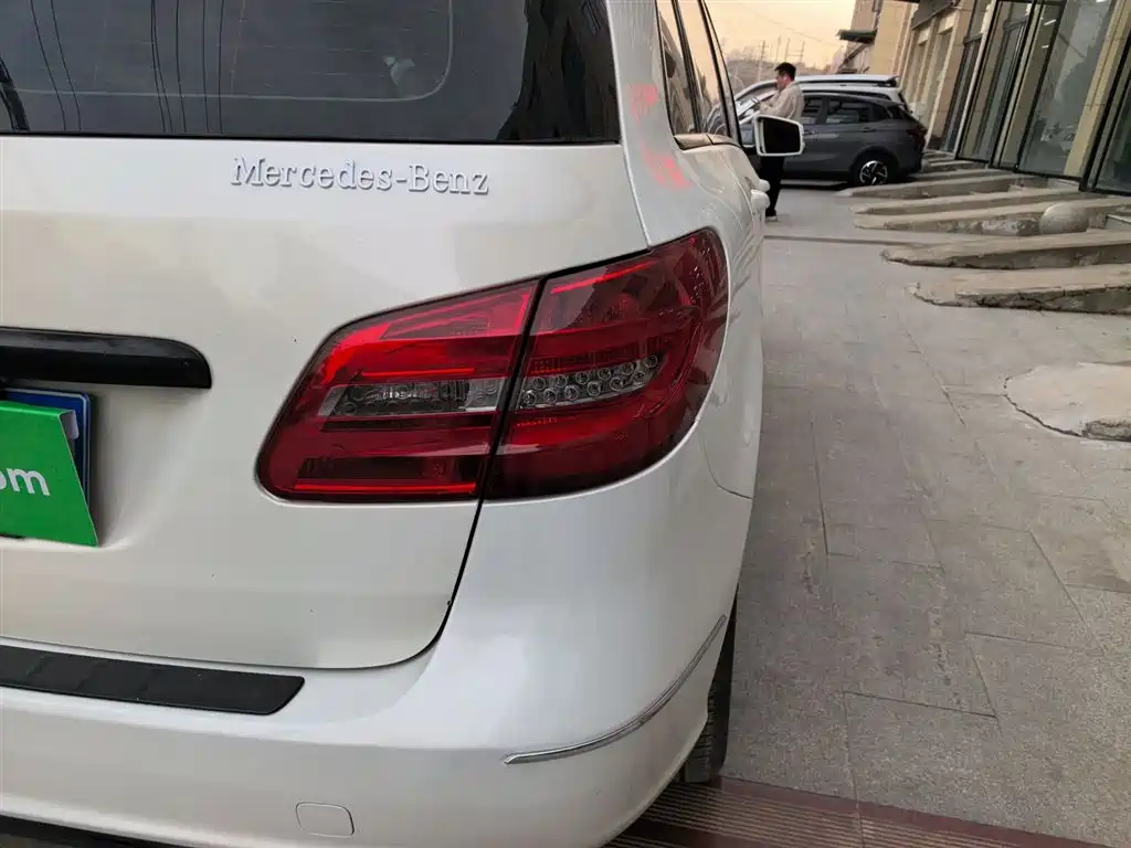 Mercedes-Benz B-Class 2015 — фото 24