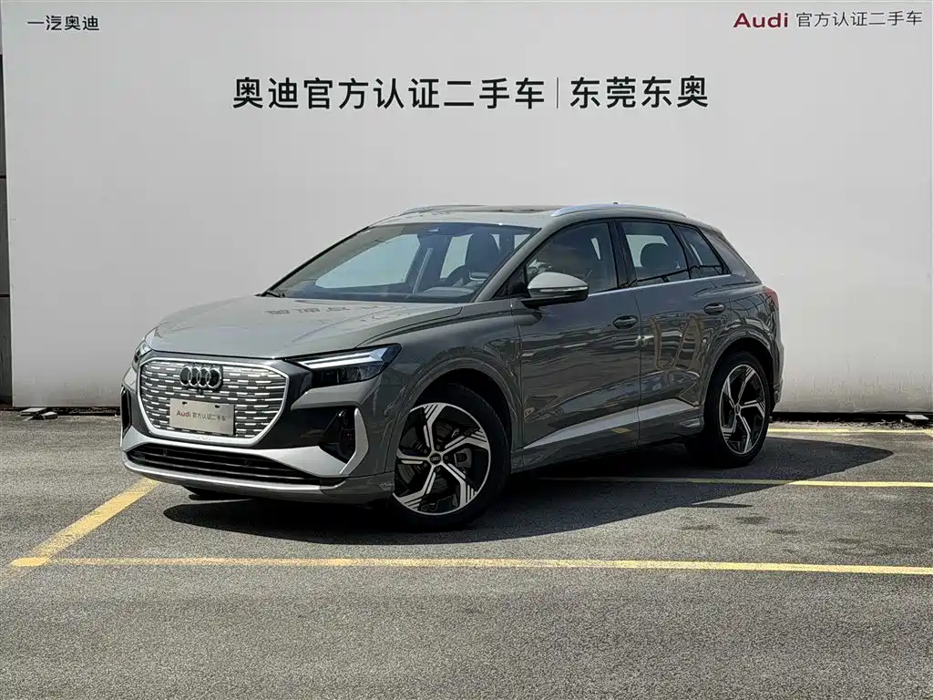 Audi Q4 e-tron 2025 — фото 1