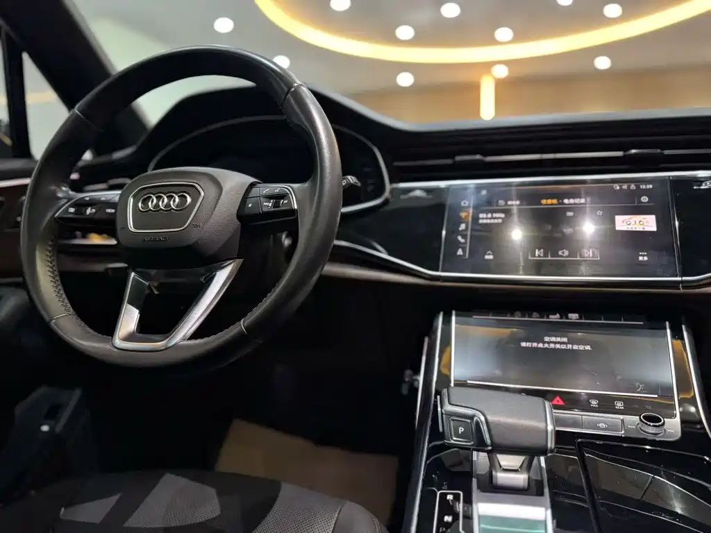 Audi Q7 2020 — фото 4