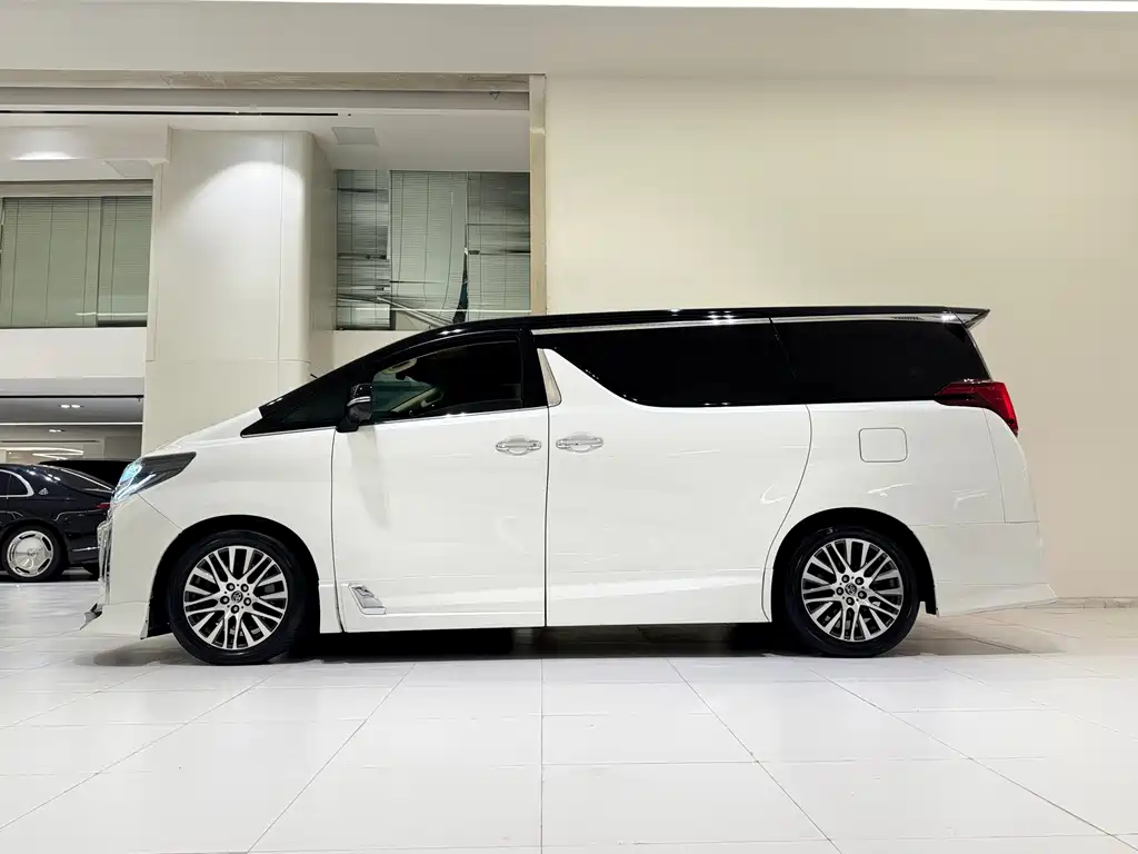 Toyota Alphard 2018 — фото 8