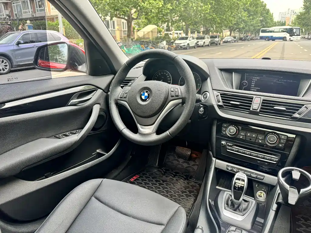 BMW X1 2016 — фото 11