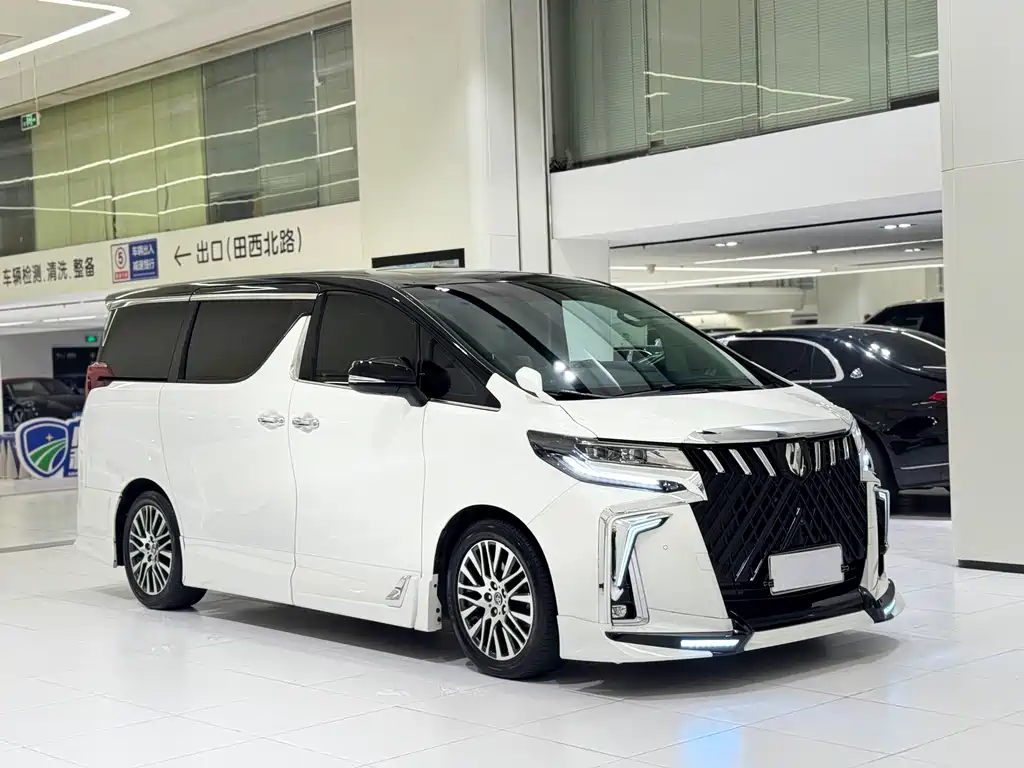 Toyota Alphard 2018 — фото 2