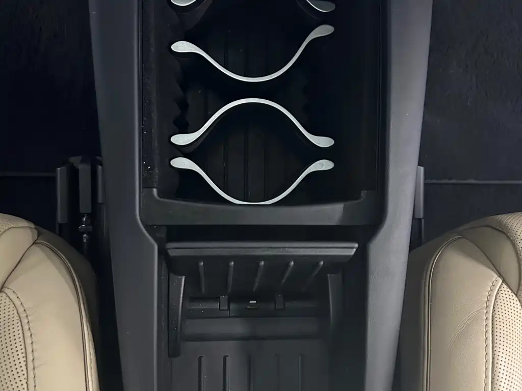 Tesla Model X 2016 — фото 24