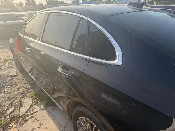 Hongqi H5 2023