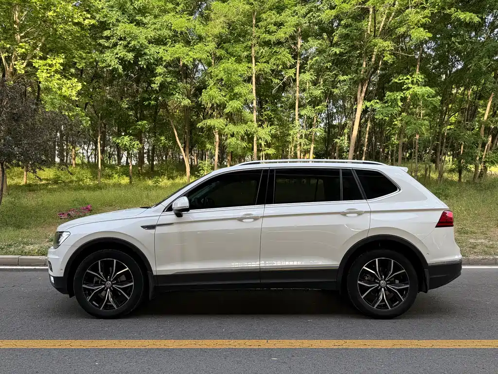 Volkswagen Tiguan L 2020 — фото 3